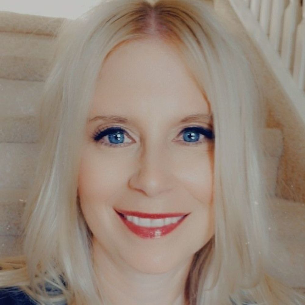 Meet your Posher, Stephanie mills